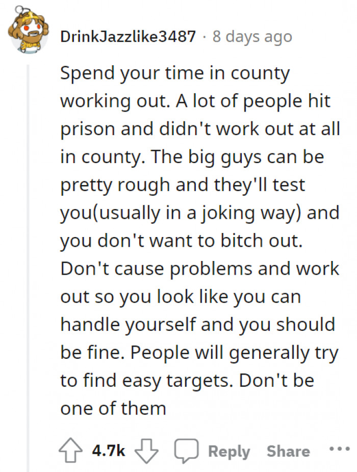 5. Bottom line: work on your physical strength even if you are not necessarily looking for enemies. What better way to make use of your time in prison than to buff yourself up?