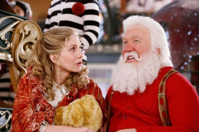 8. When Tim Allen played Santa on the film 'The Santa Claus 2' (2002), he didn't break character throughout since the child actors believed he was the real deal