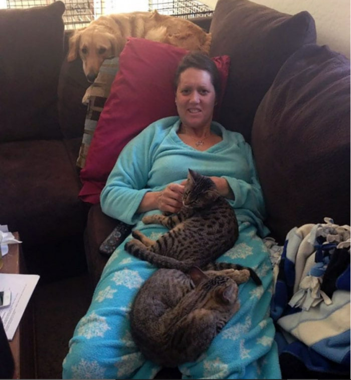 12. This sick lady always has her pets around to cheer her up.