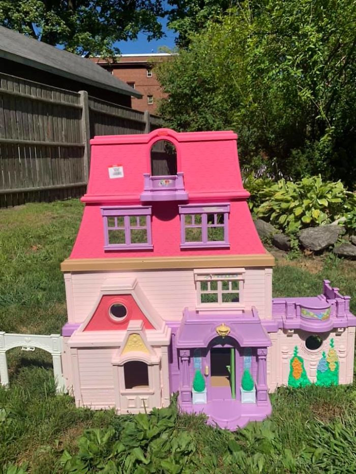 Here's the doll house Samantha paid $8.00 for... 