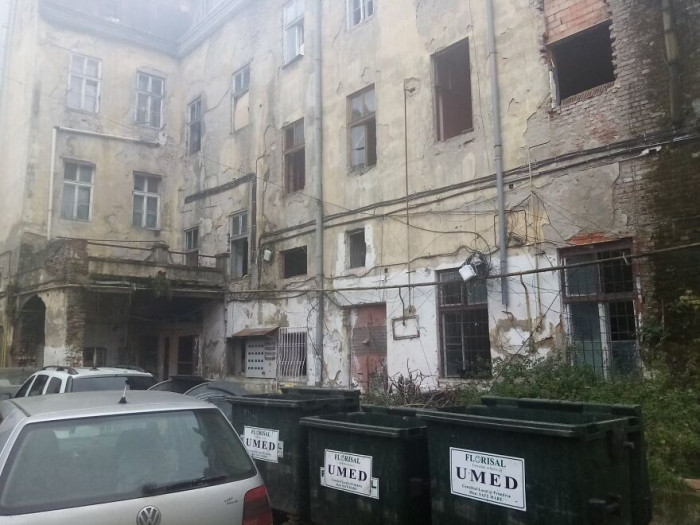 1. The shelter in full view