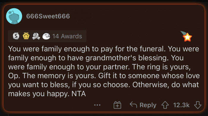 Here's how Reddit users reacted to u/throwback88819's conundrum: