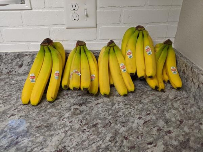 21. “My fiance tried to have our groceries delivered today. She said she wanted five bananas and somehow the woman misunderstood and bought THIRTEEN POUNDS OF BANANAS”