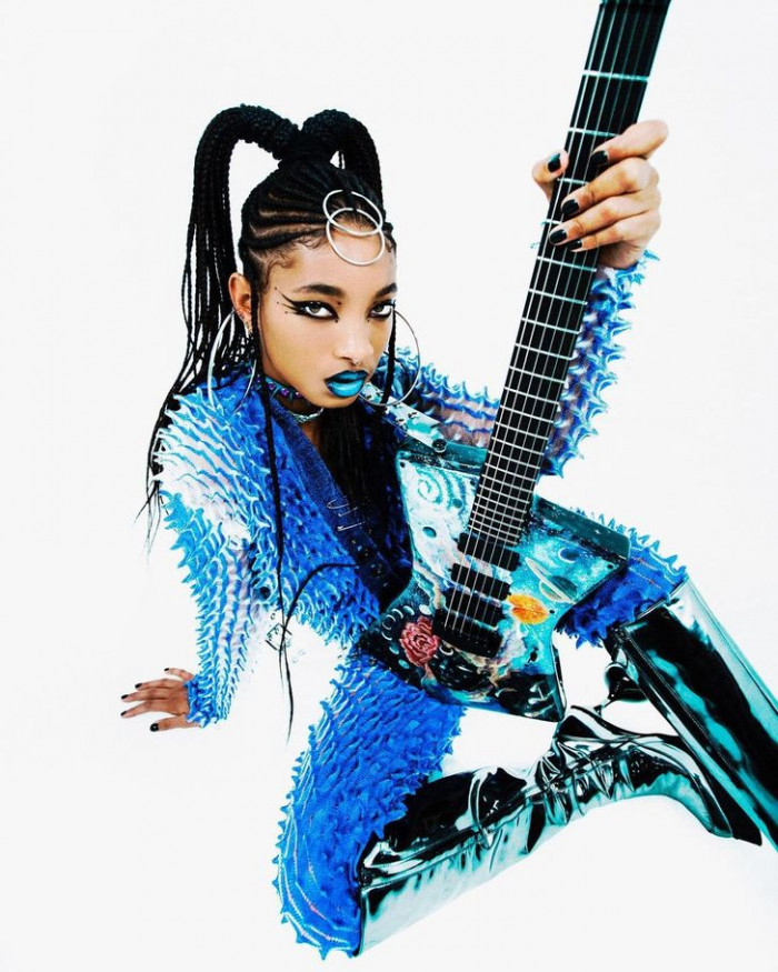 11. Want some blue vibes? Get on the Willow Smith's train