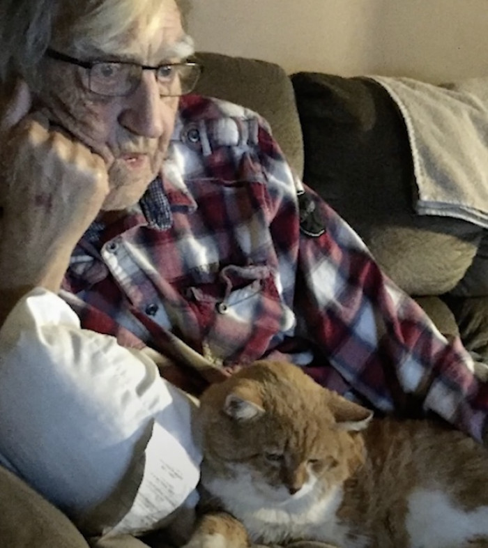 Sadly, Boyd passed away in 2017. And, although his family continued to take care of Bubby, the cat's visits started becoming few and far between.