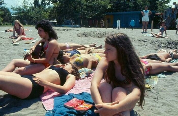 1. Picture taken in 1979 shows a beach in Iran just a few months before the Islamic revolution could take place.