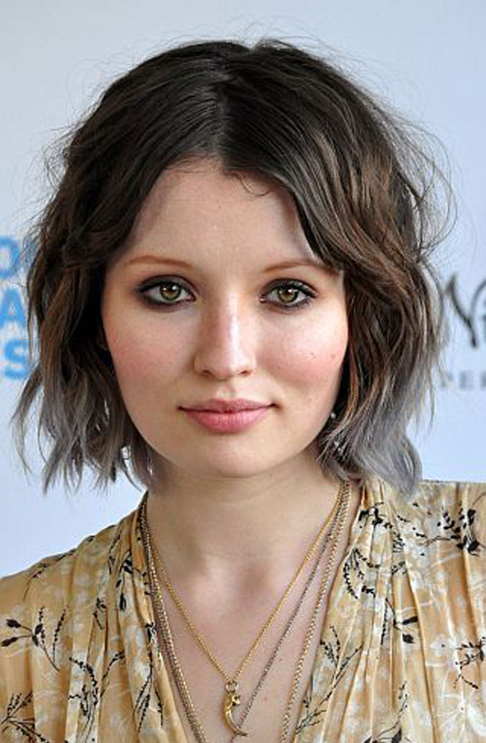 22. Emily Browning decided to turn down the offer to play the role of Bella in the Twilight movies, losing $40 million.