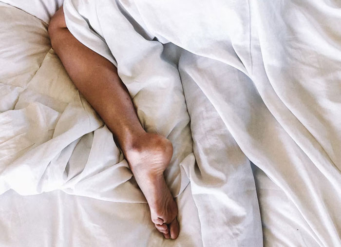 How this guy got laid by his mom's friend