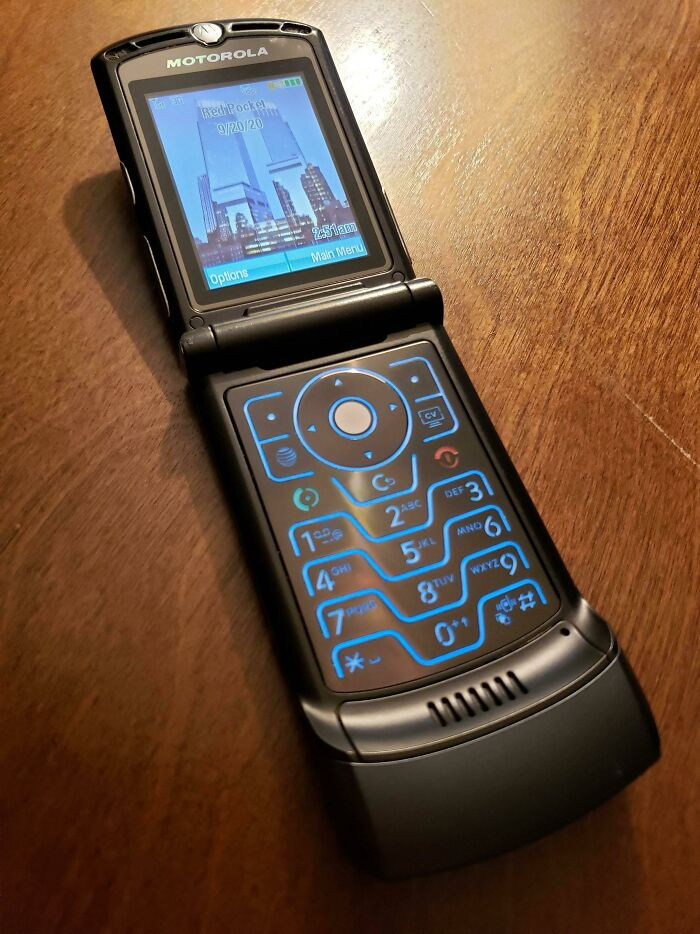 33. Motorola Razr V3xx