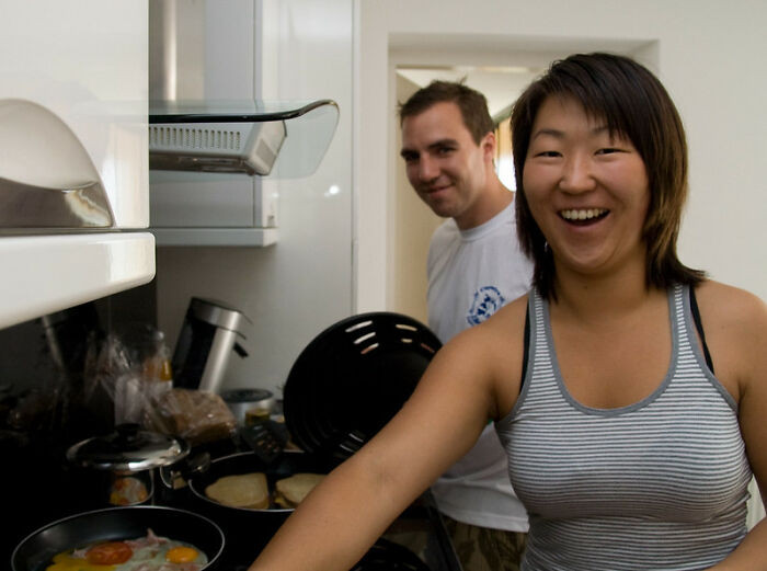 Is it smart to start living with someone totally inexperienced in doing house chores?