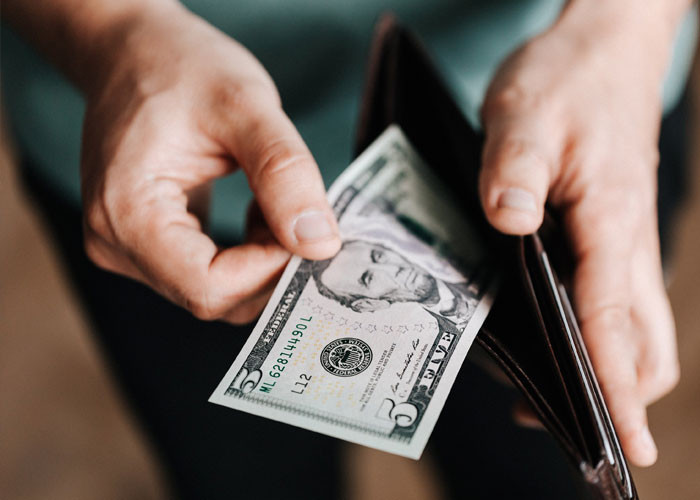 VP chips in $5 despite being the one who ordered many.