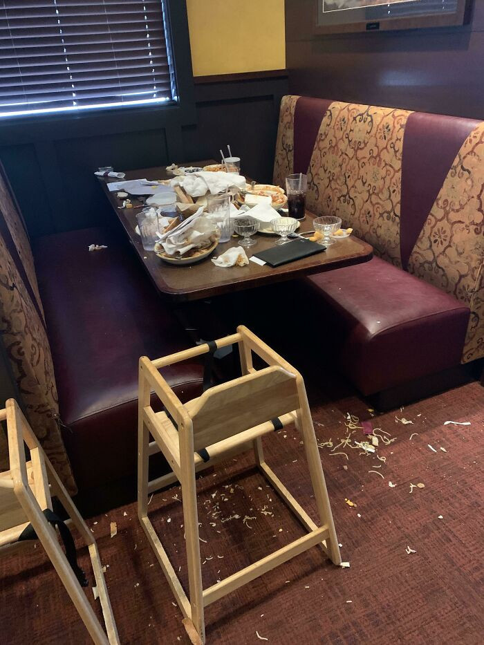 31. Parents who just let children make a mess in a restaurant are the worst.