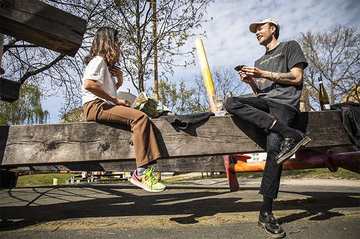 Photo 5 - Wide-angle lens... 1.5m gap.