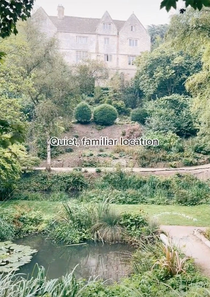 Due to the neurodivergent couple's specific conditions, they had to find a way to have a stress-free wedding—one that they could truly enjoy—so they planned the right settings and details beforehand.