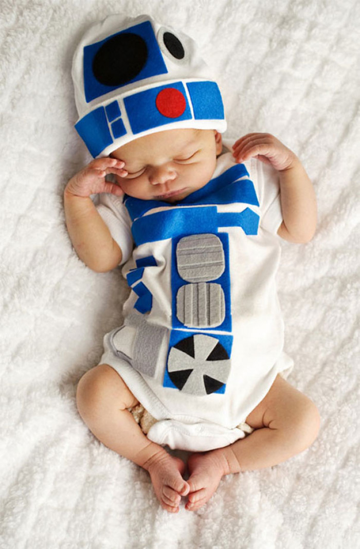 #32 Baby R2-D2