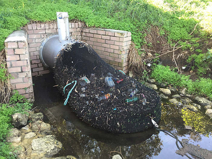 Kwinana, Australia Stops Local Pollution... With A NET!