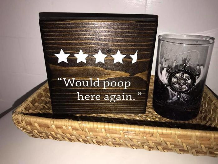 A girl gifted this 4.5-star rating sign to her friend for her new bathroom.