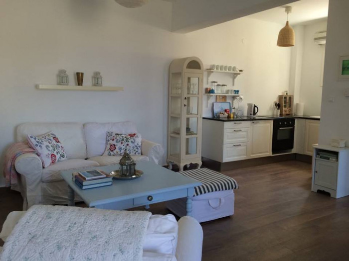 And the digs are amazing??