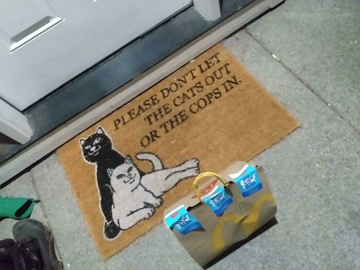 40. Best Door Mat of All Time. Definitely Made My Night and She Tipped 👌