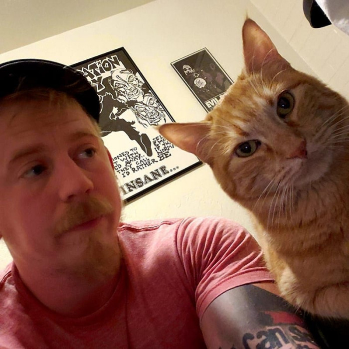 Melvin died in the middle of the night. His owner embraced him tight when he left this world.