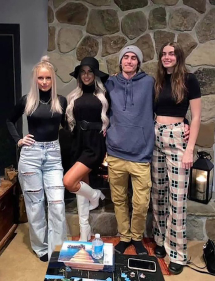 And here is the photo that was reposted by Courtney’s father after editing.