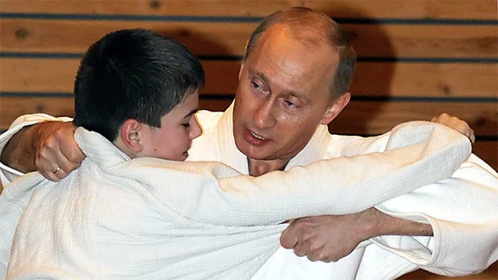46. World judo body suspends Vladimir Putin as honorary president