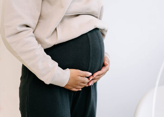 14. The panicky husband packed everything to the hospital except that he left his wife at home!