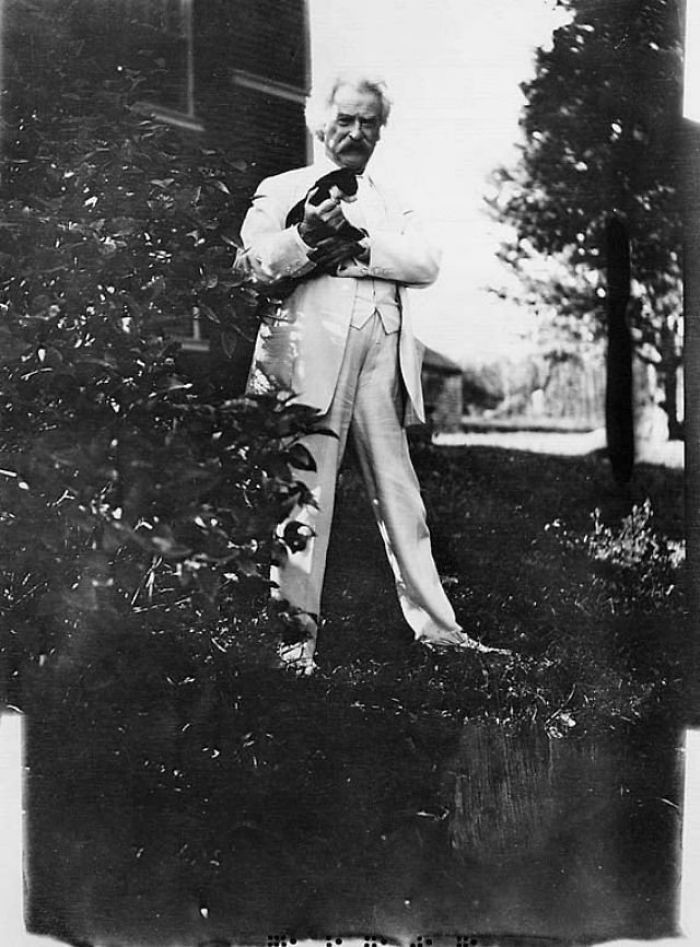 3. Mark Twain loved cats