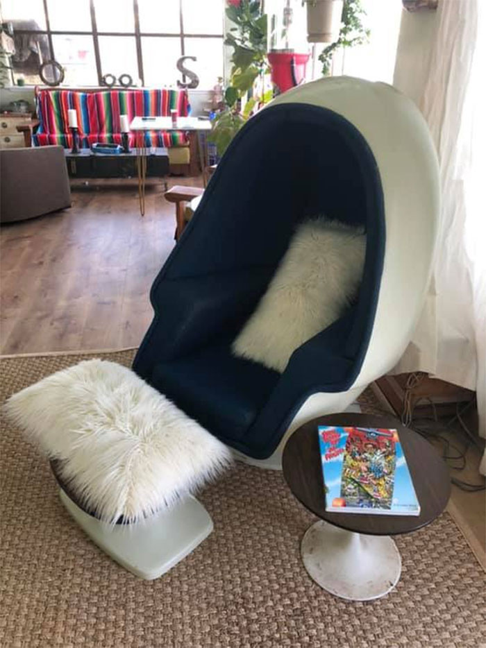Luck favored this man, and he found the 1960 Lee West Alpha egg chair with speakers that work perfectly, along with an original ottoman and a side table.