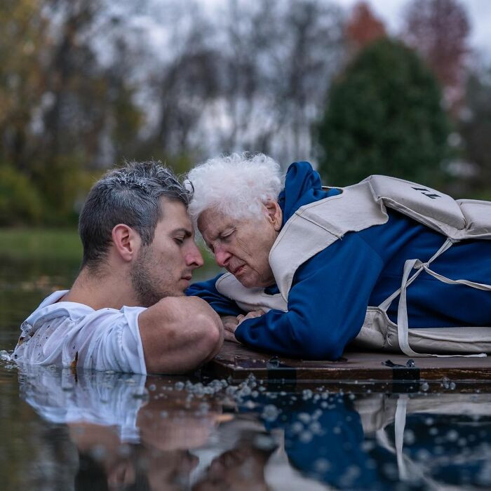 2. Ross the Jack and Granny the rose. Please cast them if Titanic 2 is ever made!