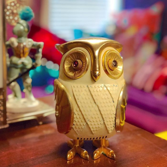 This is a 1960s AM radio from Japan, and someone found it at a local antique mall in Washington.