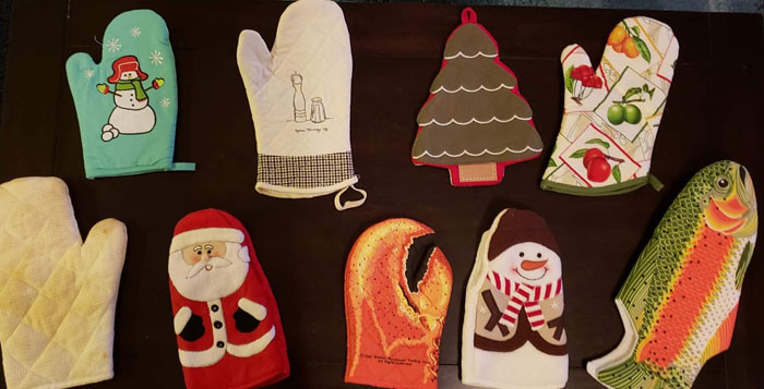 A couple who didn't have a topper for their tree during their first Christmas decided to improvise.