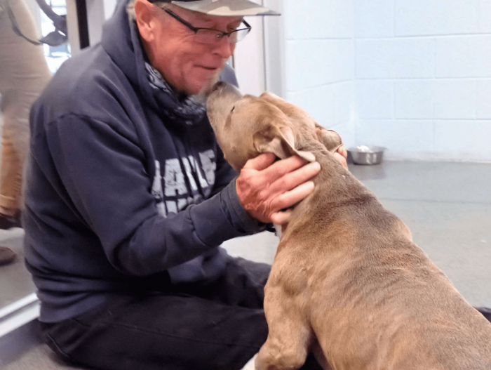 Blue and his dad gave each other kisses.
