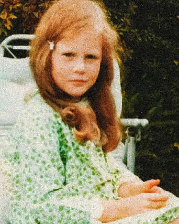 #22 Nicole Kidman- love the natural hair.