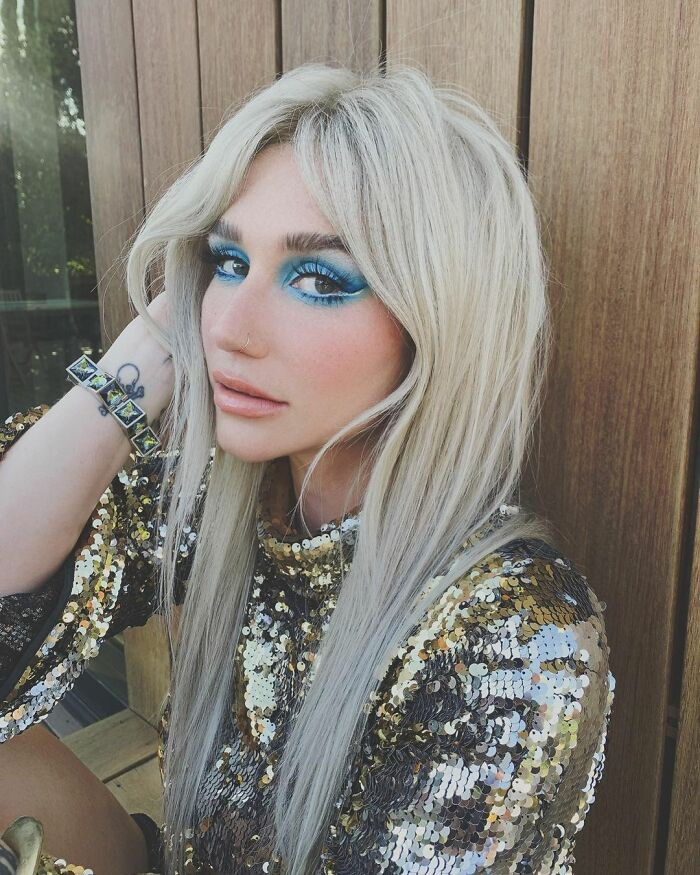 17. Kesha