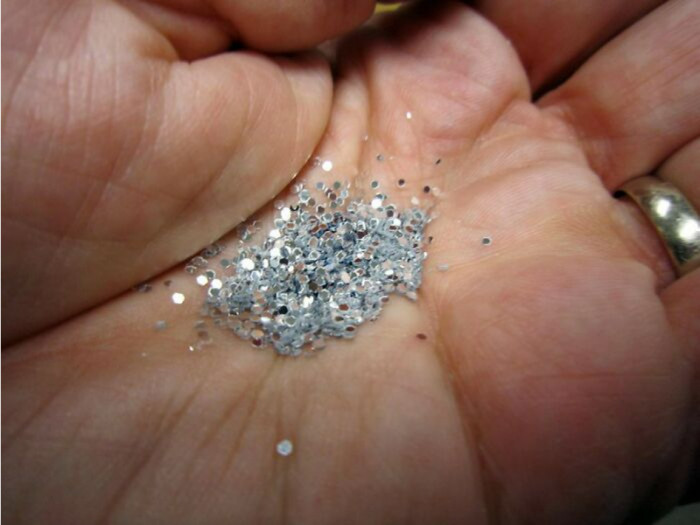 20. Kids and glitters do not go hand in hand but all over the body, SMH!