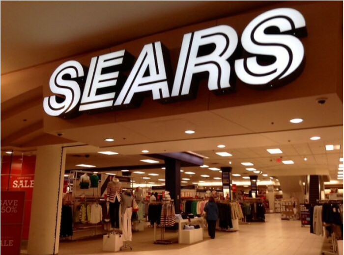 13. Do not leave your baby's hand in a shopping mall