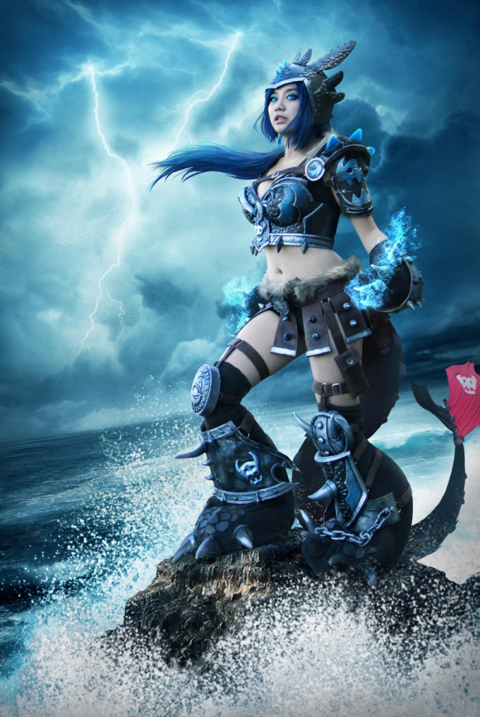 Female Toothless Cosplay - How to Train Your Dragon