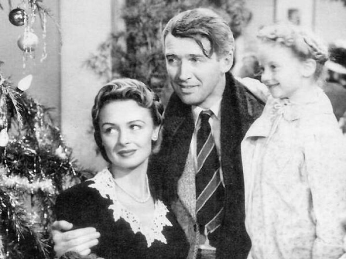 11. The effects department of 'It's A Wonderful Life' (1946) won an Oscar for their fake snow