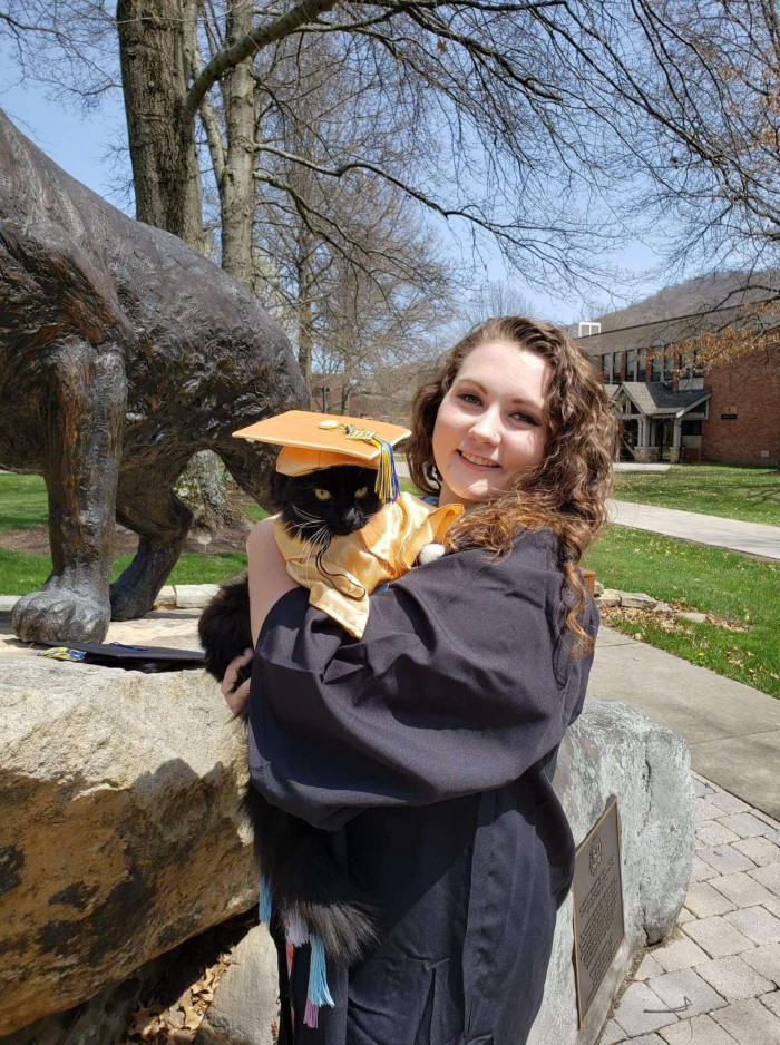 As the end of the year approached, so did graduation. Hailee credited her ability to get through college to Salem and wanted him right there with her at graduation.