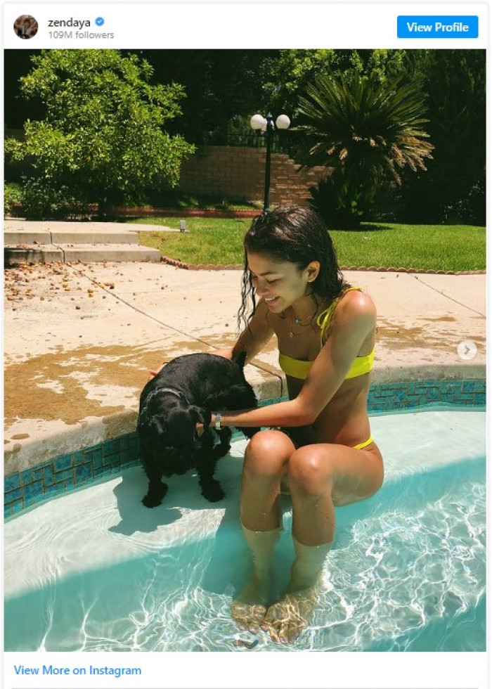 20. Zendaya and Noon took a swim.