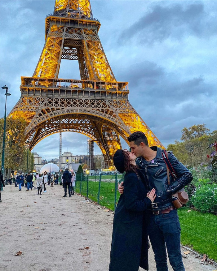 8. Sarah Hyland and Wells Adams