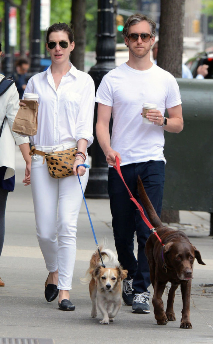 5. Anne Hathaway's husband, Adam Shulman, adopted a terrier mix named Kenobi