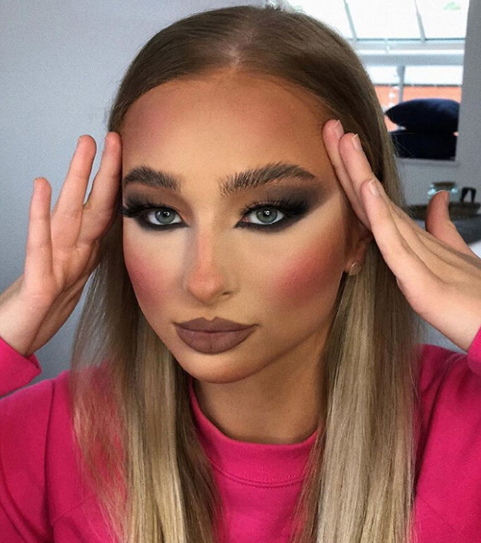 Subreddit Dedicated To Makeup Fails