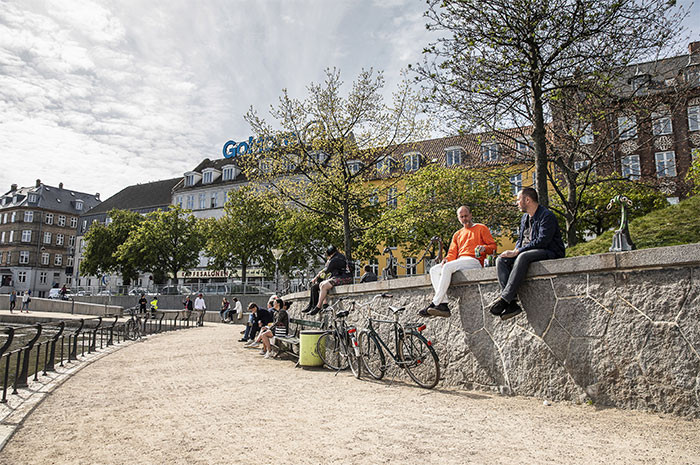 Photo 2 - Wide-angle lens. People are actually keeping their distance.