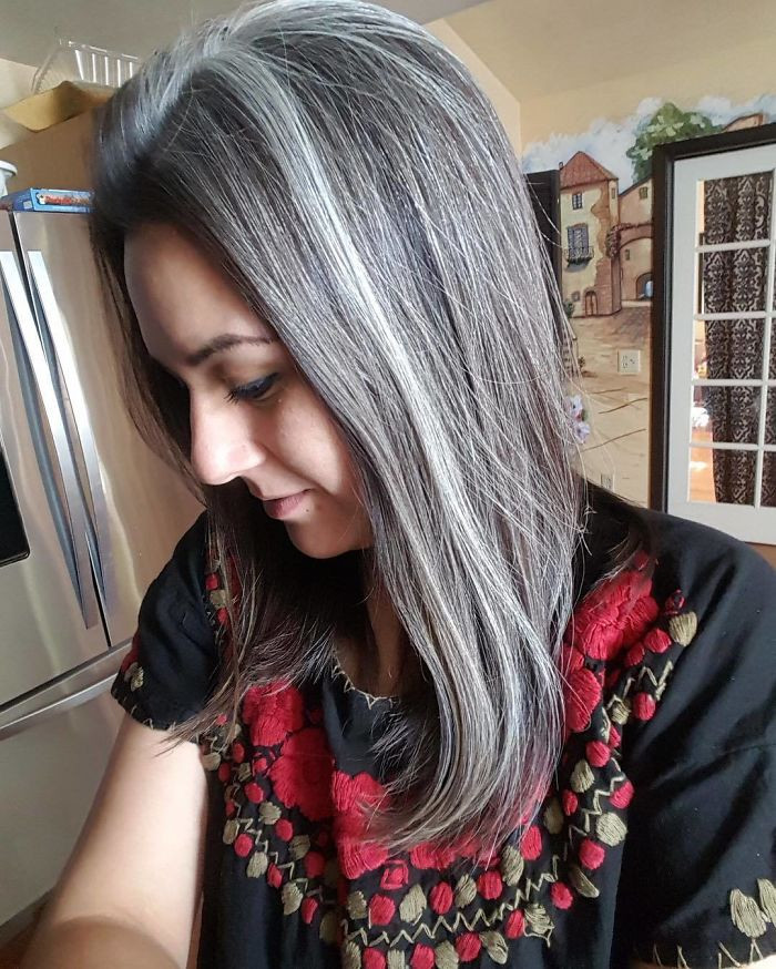 Young Women Are Rocking Their Naturally Gray Hair And Instagram Is All  About It
