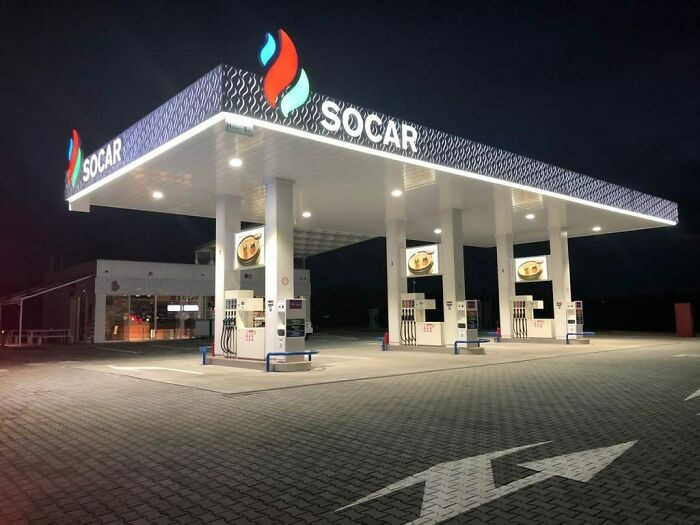 8. Azerbaidjan based fuel company, SOCAR, is offering FREE gas for Ukrainian ambulances and SES