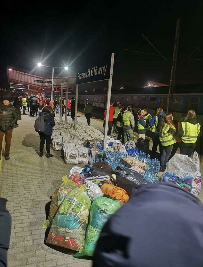 10. This is how Poland is welcoming refugees from Ukraine at train stations and they spent whole night there too - with food, water, clothes, cars, accommodations, medical and psychological help. It’s not government funded- these are people spending own money and time.