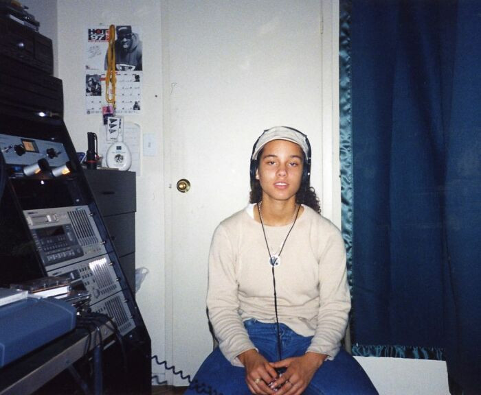 #17 Alicia Keys as a teenager.