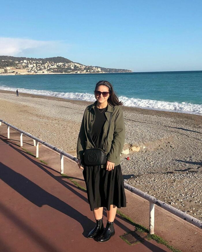 1. The baggy look isn't for everyone, but it is for her.